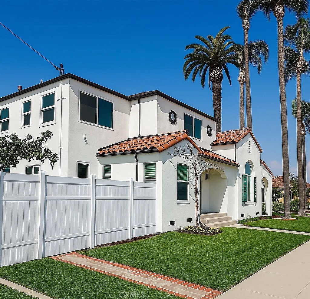 Active for sale at Compton, CA, Compton, CA CA and 3 baths