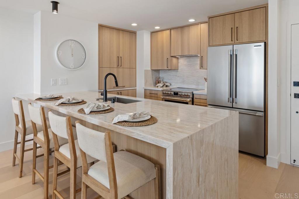 Active for sale at La Jolla, CA, La Jolla, CA CA and 2 baths