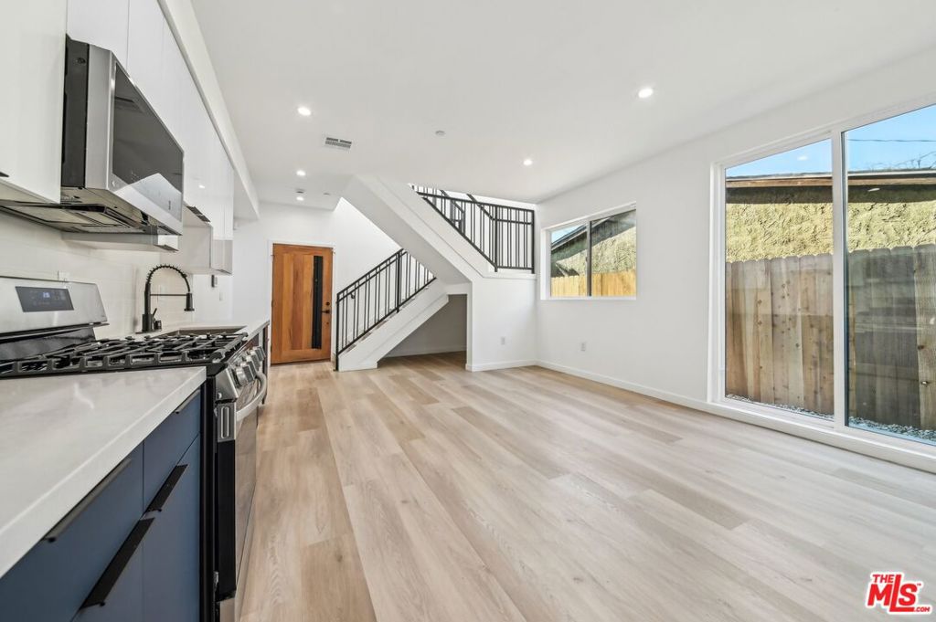 Residential Income for sale at 2921 S Burnside Avenue, Los Angeles CA featuring 27 beds and 27 baths