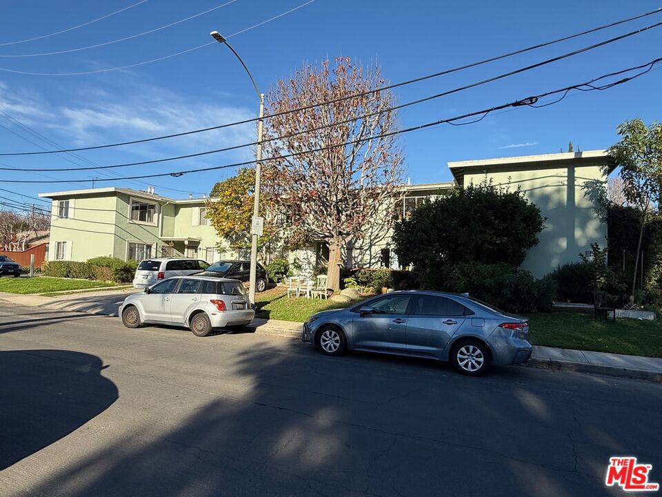 Residential Income for sale at 3420 Federal Avenue, Los Angeles CA featuring 14 beds and 10 baths