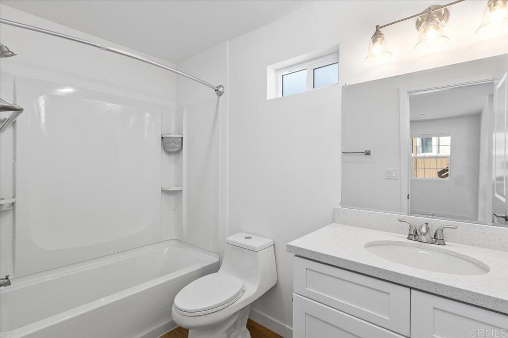 Residential Lease for rent at 406 S Cleveland, Oceanside CA featuring 2 beds and 1 bath