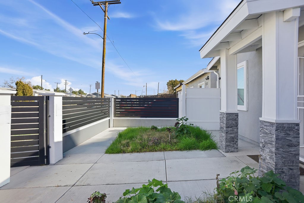 Residential Income for sale at 552 W Avenue H8, Lancaster CA