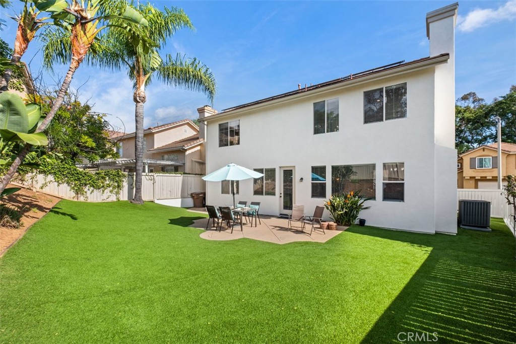 Residential for sale at 7 Calle De Luna, Rancho Santa Margarita CA featuring 3 beds and 3 baths