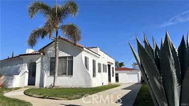 Residential Lease for rent at 2561 Santa Ana Street 1/2, Huntington Park CA and 1 bath