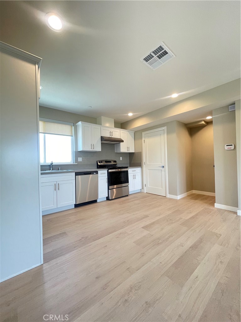 Residential Lease for rent at 4251 E Live Oak Ave 8, Arcadia, Los Angeles County, CA featuring 3 beds and 4 baths