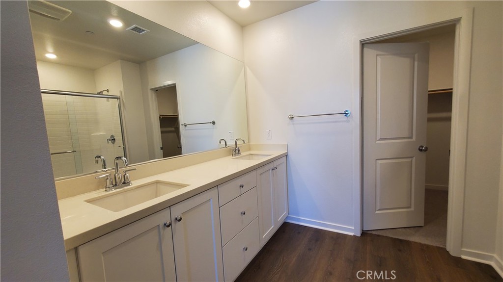 Residential Lease for rent at 4152 E Axis Privado 205, Ontario CA featuring 3 beds and 2 baths