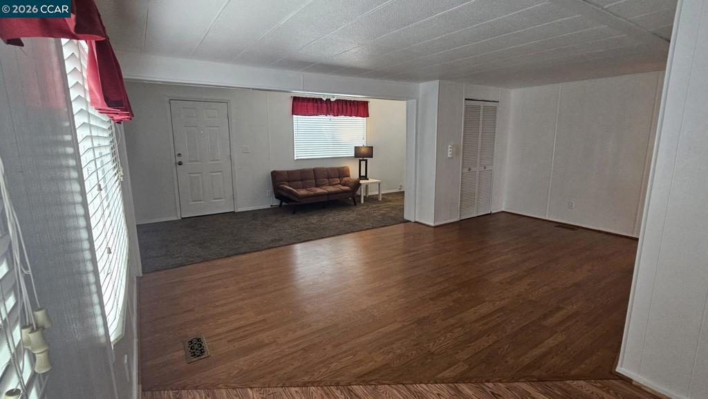 Manufactured In Park for sale at 123 Zartop, Oakley CA featuring 2 beds and 2 baths