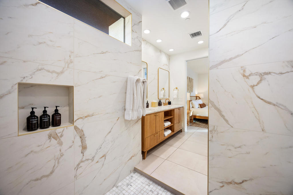 Residential Income for sale at 80914 Kiwi Court, La Quinta CA