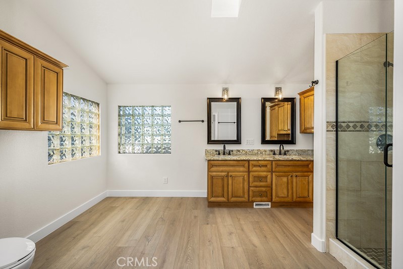 Manufactured In Park for sale at 201 W Collins Ave 81, Orange CA featuring 3 beds and 2 baths