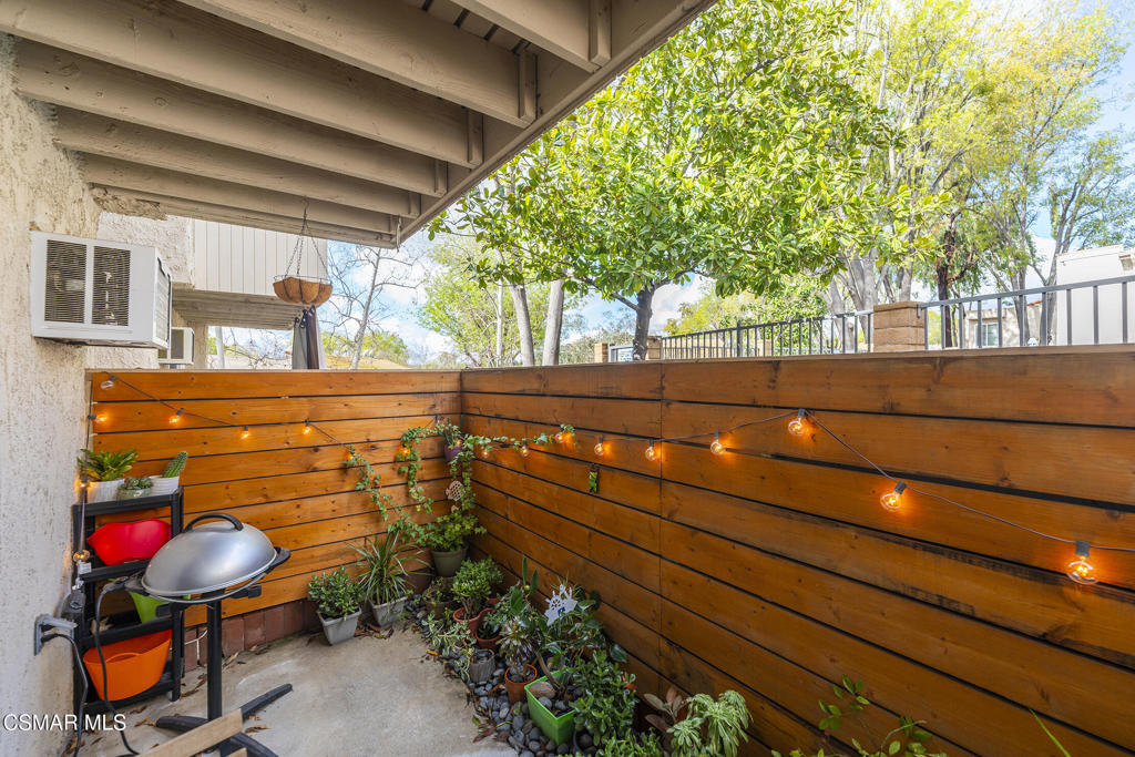 Residential for sale at 28915 Thousand Oaks Boulevard 198, Agoura Hills CA featuring 1 bed and 1 bath