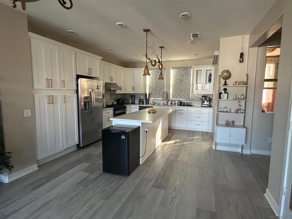 Residential Lease for rent at 16755 Coyote Bush Dr 93, San Diego CA featuring 3 beds and 3 baths