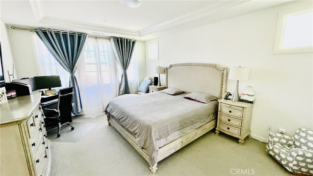 Residential Lease for rent at 358 Pinnacle Dr, Lake Forest CA featuring 5 beds and 4 baths