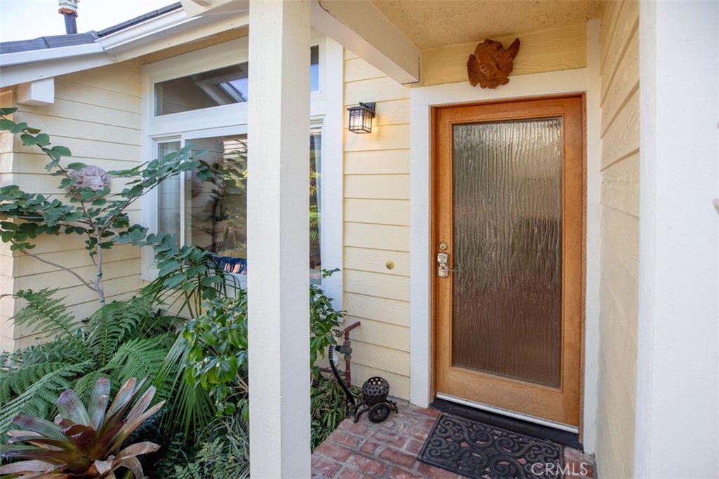 Residential for sale at 33 Windcrest, Laguna Niguel CA featuring 2 beds and 3 baths