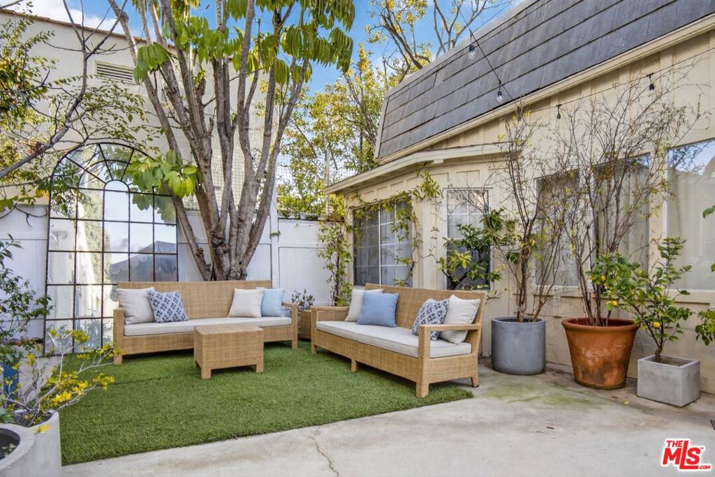 Residential Lease for rent at 8998 Lloyd Place, West Hollywood CA featuring 3 beds and 3 baths