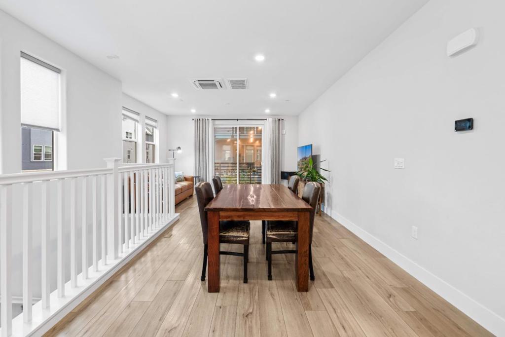 Residential for sale at 581 Yale Way, San Jose CA featuring 3 beds and 3 baths