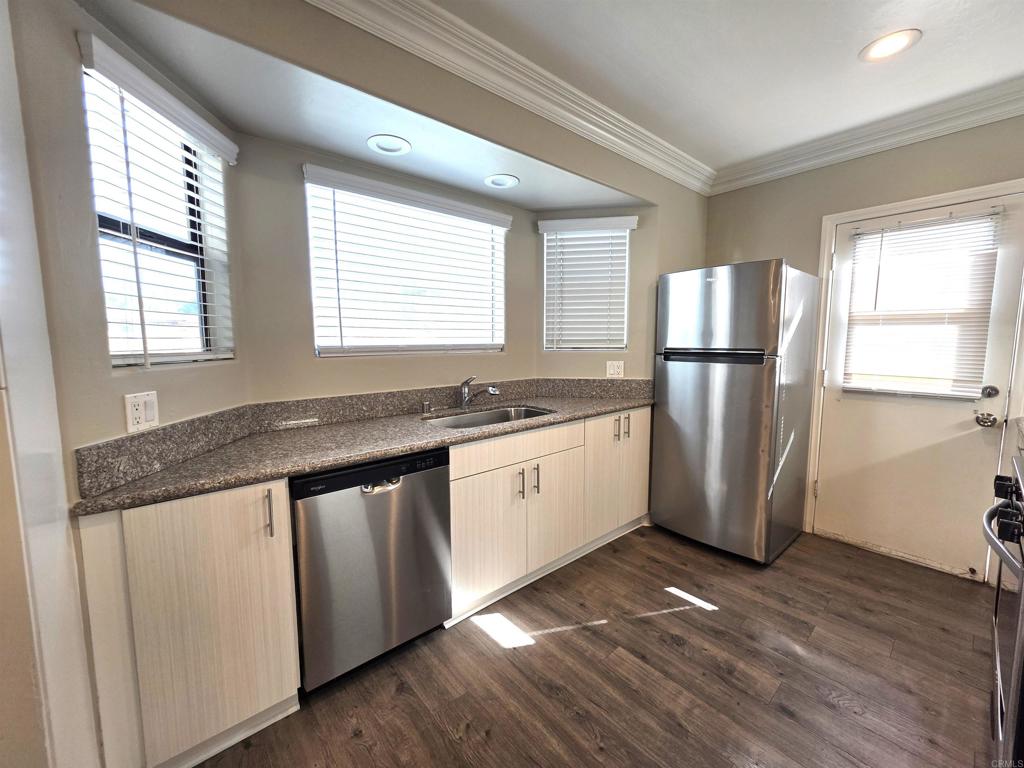 Residential Lease for rent at 2404 Morningside Street, San Diego CA featuring 3 beds and 2 baths