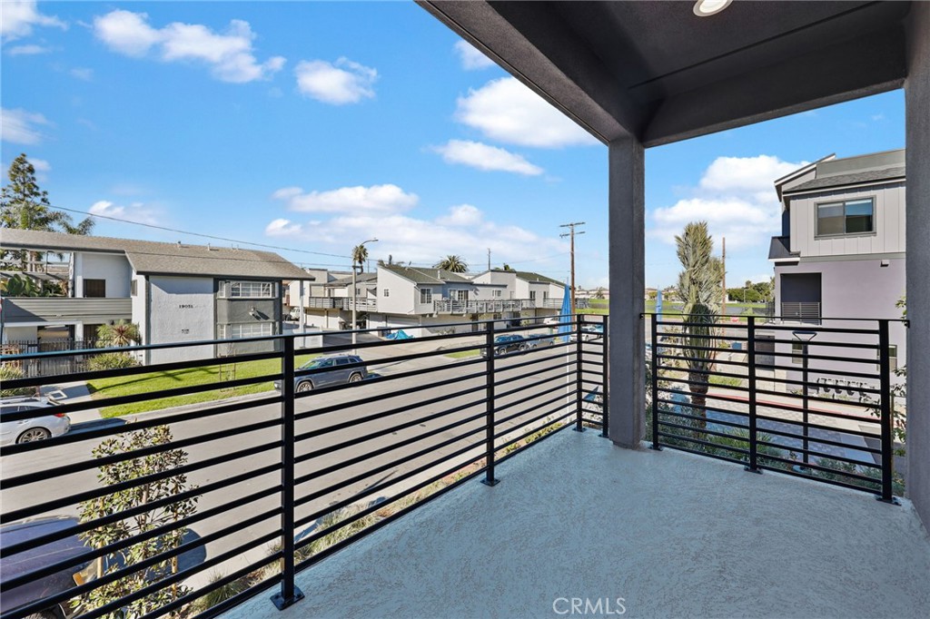 Residential Lease for rent at 19071 Main Street 125, Huntington Beach CA featuring 3 beds and 3 baths