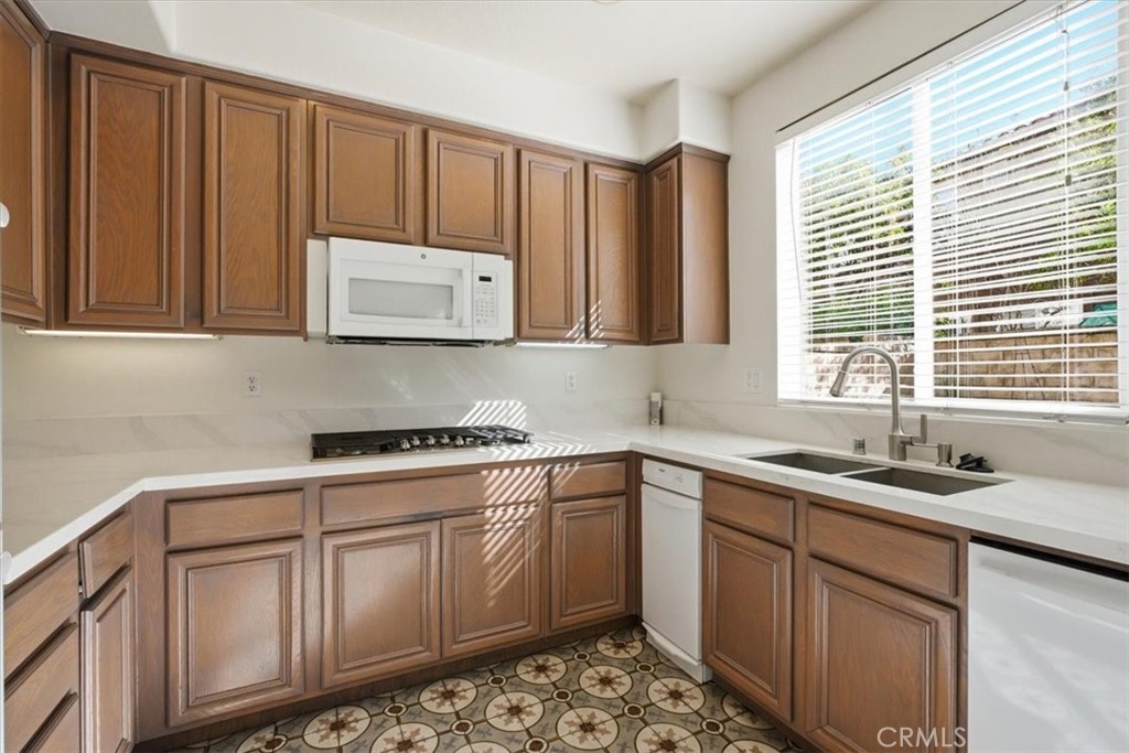 Residential Lease for rent at 3670 El Encanto, Calabasas CA featuring 3 beds and 3 baths