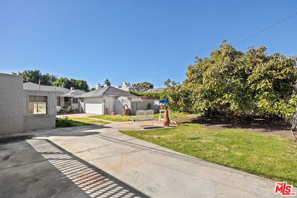 Active for sale at Santa Monica, CA, Santa Monica, CA CA and 2 baths