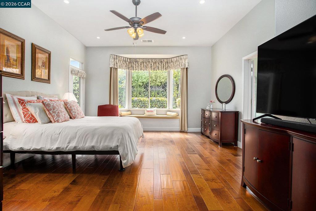 Residential for sale at 451 Tayberry Ln, Brentwood CA featuring 2 beds and 3 baths