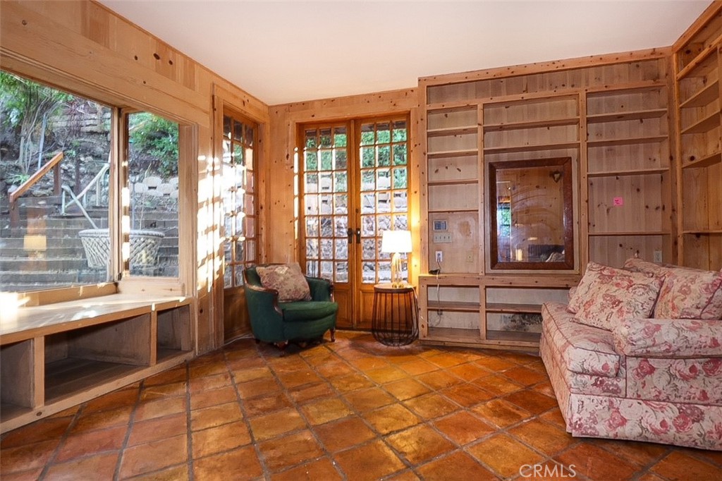 Residential for sale at 9860 Yoakum Drive, Beverly Hills CA featuring 1 bed and 2 baths