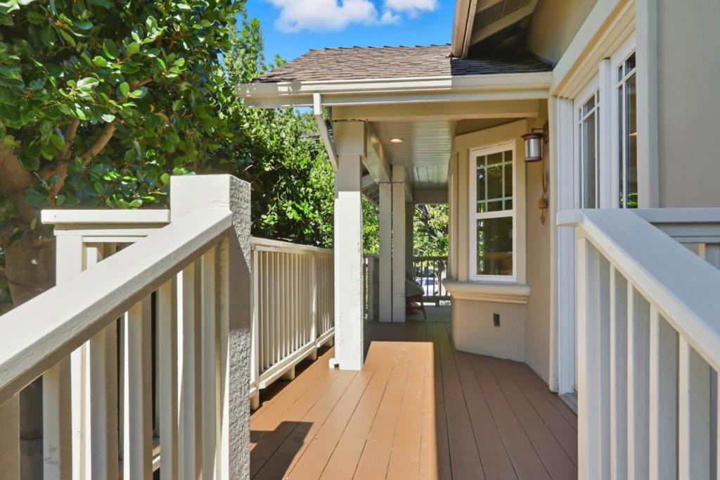 Active for sale at Mountain View, CA, Mountain View, CA CA and 3 baths