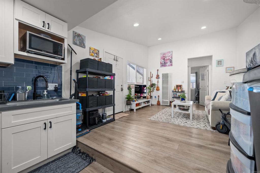 Residential Lease for rent at 5371 Saxon Street, San Diego, San Diego County CA featuring 3 beds and 1 bath