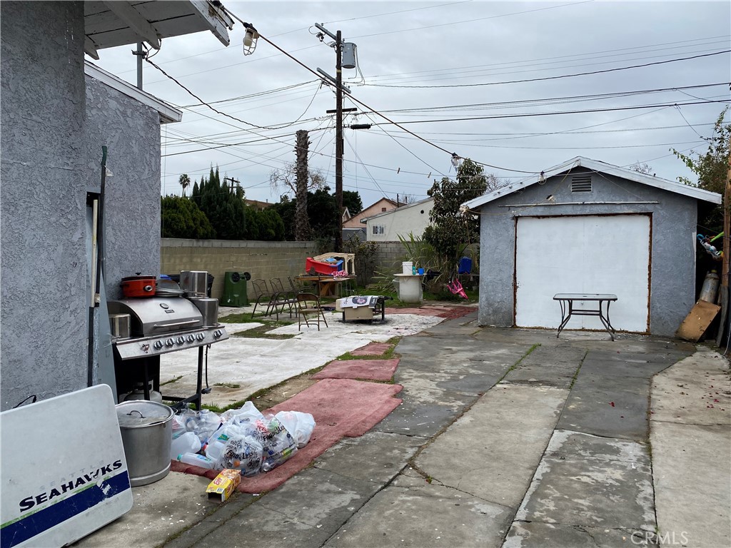 Residential for sale at 528 W 107th, Los Angeles CA featuring 2 beds and 1 bath