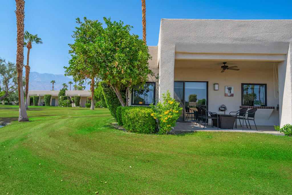 Residential Lease for rent at 28868 Isleta Court 702, Cathedral City CA featuring 2 beds and 2 baths