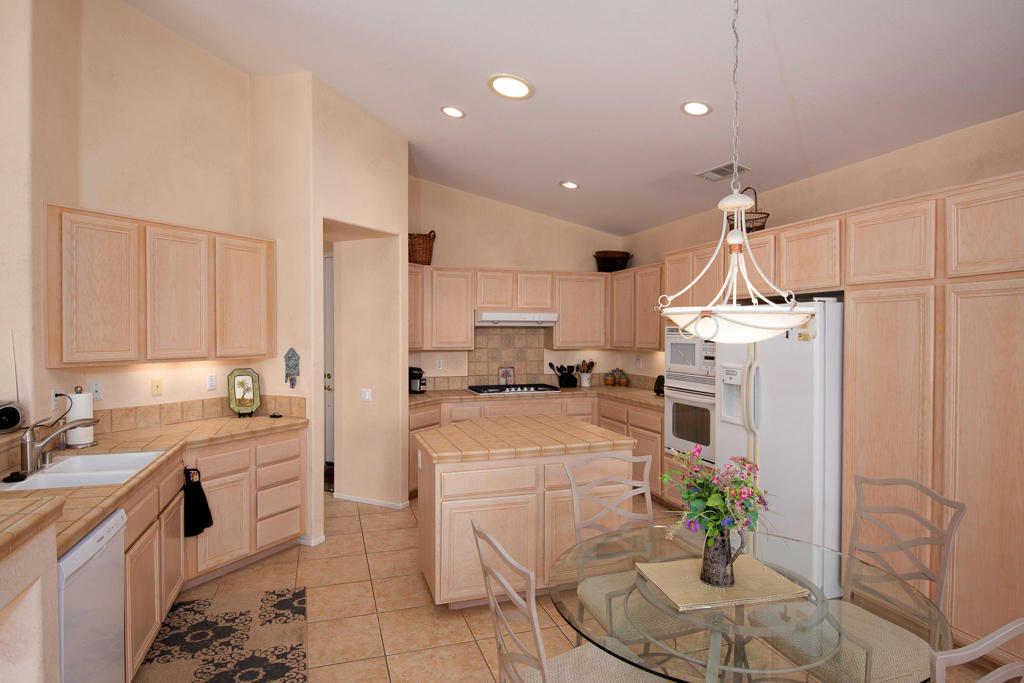 Residential Lease for rent at 67550 S Laguna Drive, Cathedral City CA featuring 2 beds and 3 baths