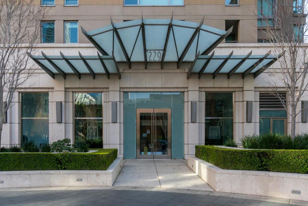 Residential for sale at 229 Brannan Street 3E, San Francisco CA featuring 2 beds and 2 baths