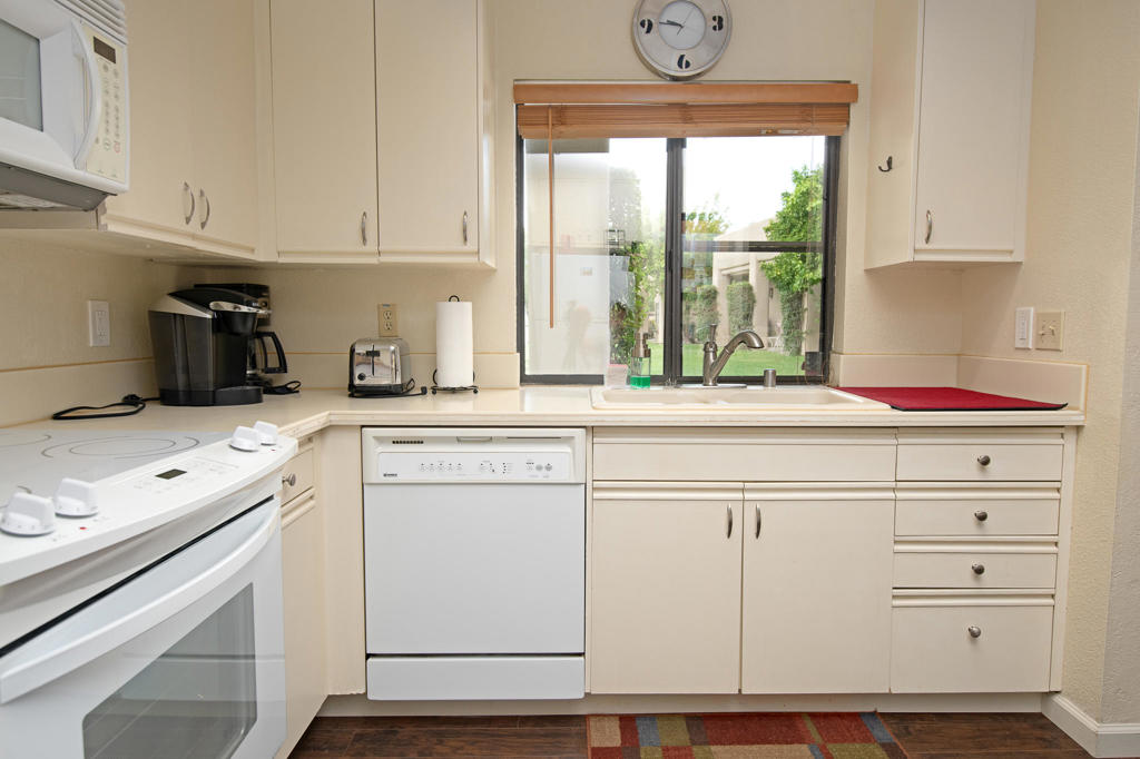 Residential Lease for rent at 67821 N Portales Drive 251, Cathedral City CA featuring 2 beds and 2 baths