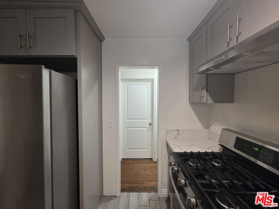 Residential Lease for rent at 102 Gaviota Avenue 112, Long Beach CA featuring 1 bed and 1 bath