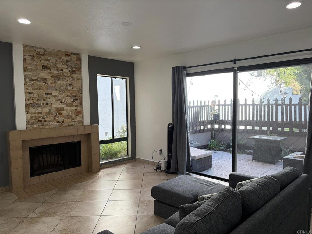 Residential Lease for rent at 1691 Melrose Ave F, Chula Vista CA featuring 3 beds and 2 baths