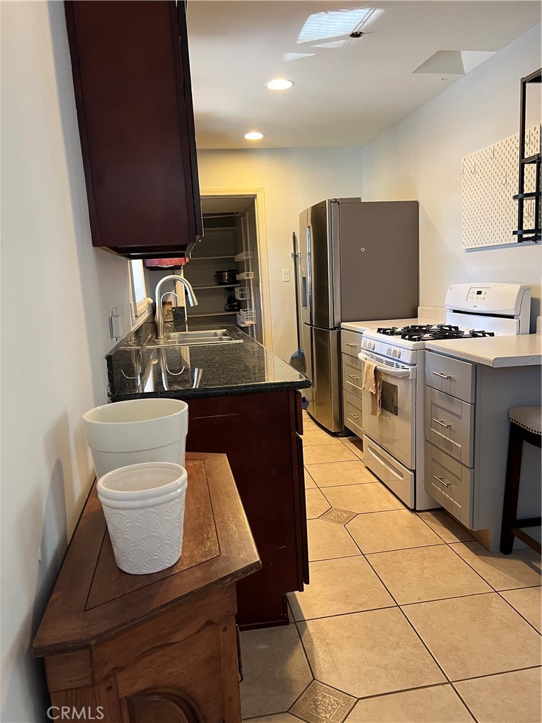 Residential Lease for rent at 2244 Royal Oaks, Duarte CA featuring 2 beds and 1 bath