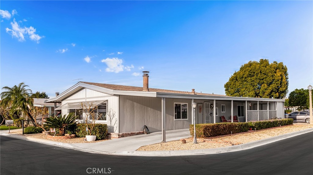 Manufactured In Park for sale at 13381 Magnolia 35, Corona CA featuring 2 beds and 2 baths