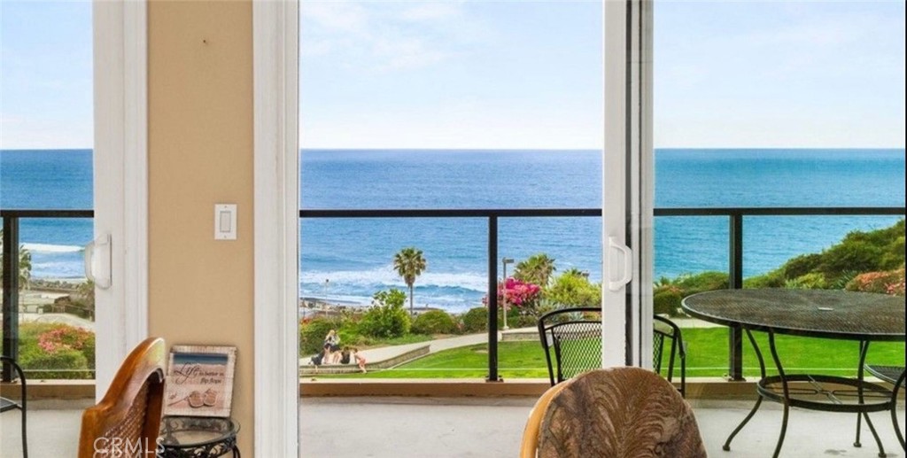 Residential Lease for rent at 250 Avenida Lobeiro C, San Clemente CA featuring 3 beds and 2 baths