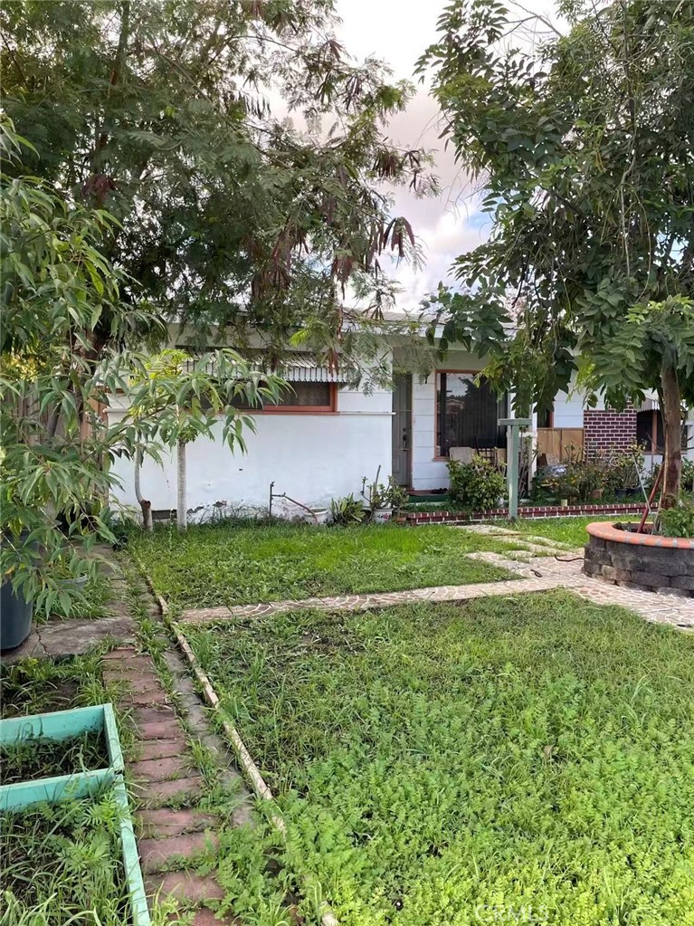 Residential for sale at 611 Santo Oro, La Puente CA featuring 3 beds and 1 bath
