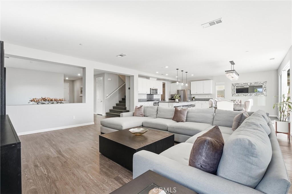 Residential for sale at 19532 Martellus, Saugus CA featuring 5 beds and 3 baths