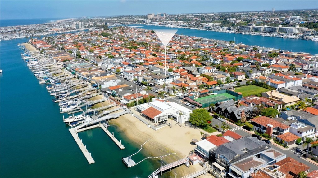 Residential Lease for rent at 105 Via Ravenna, Newport Beach CA featuring 3 beds and 4 baths