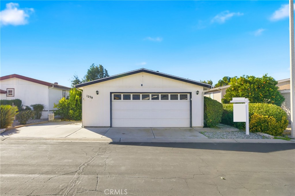 Residential for sale at 1279 Sorrel Drive, Hemet CA featuring 2 beds and 2 baths