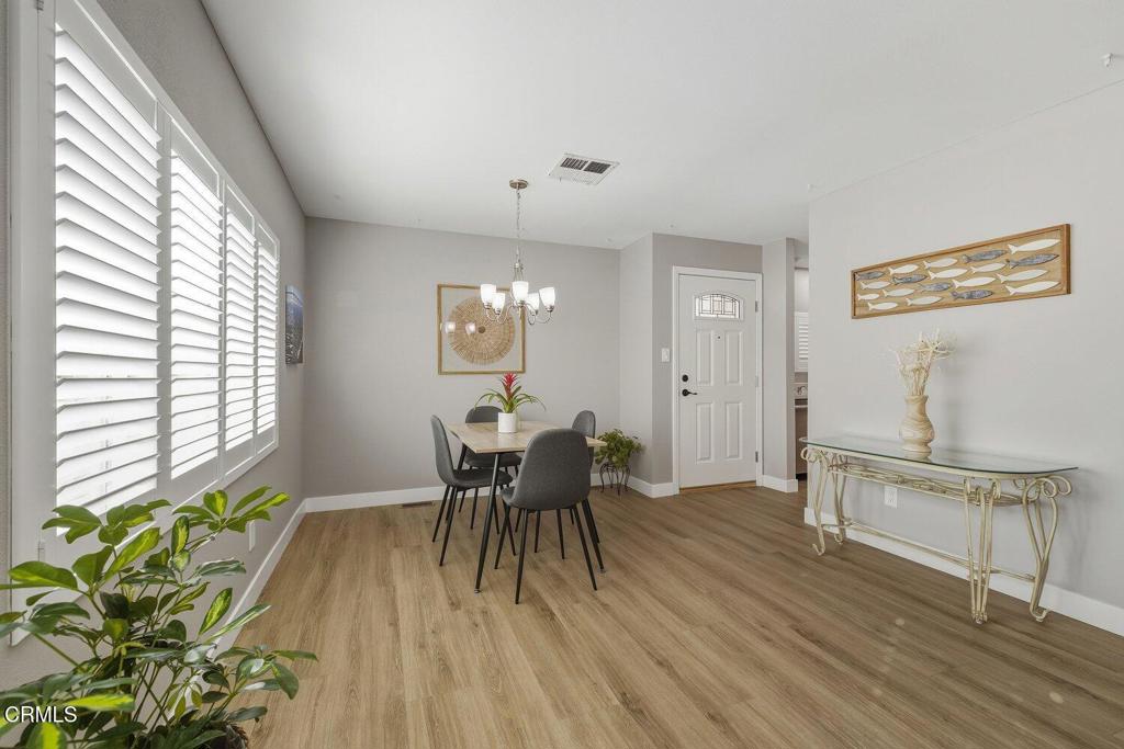 Manufactured In Park for sale at 176 Chaucer Lane 176, Ventura CA featuring 2 beds and 2 baths