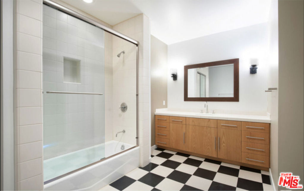 Residential Lease for rent at 3850 Rambla Orienta, Malibu CA featuring 4 beds and 5 baths