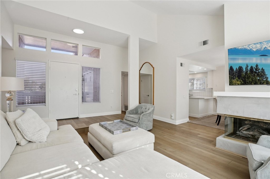 Residential Lease for rent at 61 Woodleaf, Irvine CA featuring 3 beds and 2 baths