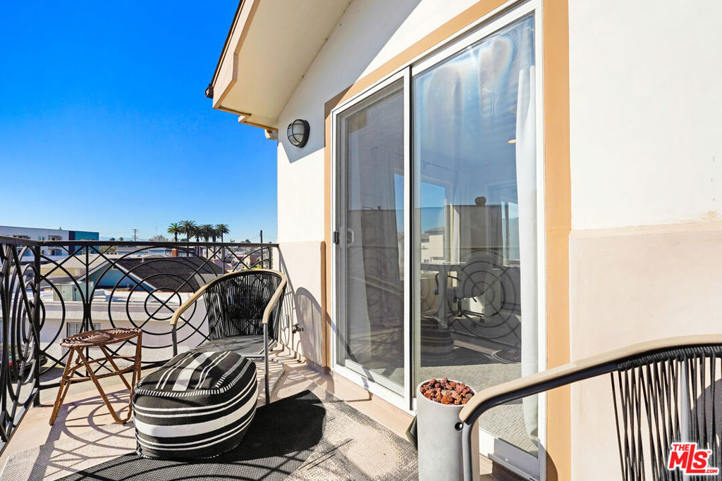 Residential for sale at 1660 Gramercy Avenue 6, Torrance CA featuring 3 beds and 3 baths