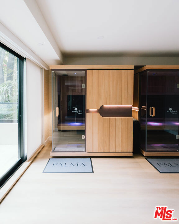 Residential Lease for rent at 350 N Palm Drive 202, Beverly Hills CA featuring 1 bed and 2 baths