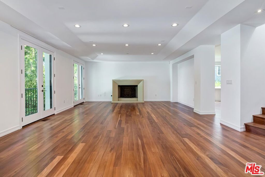 Residential Lease for rent at 2890 Forrester Drive, Los Angeles, Los Angeles County, CA featuring 4 beds and 5 baths
