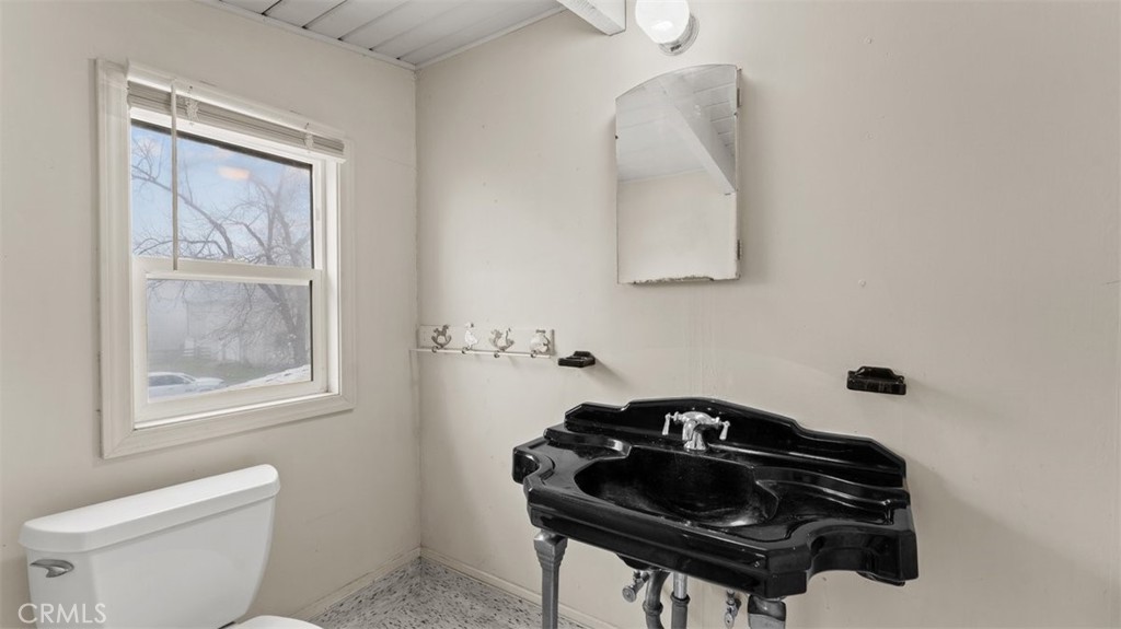 Active for sale at Palermo, CA, Palermo, CA CA and 3 baths