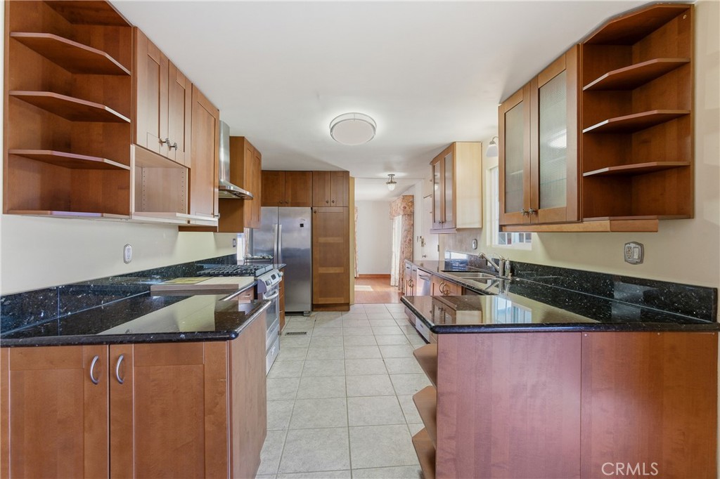 Manufactured In Park for sale at 4095 Fruit Street 114, La Verne CA featuring 2 beds and 2 baths