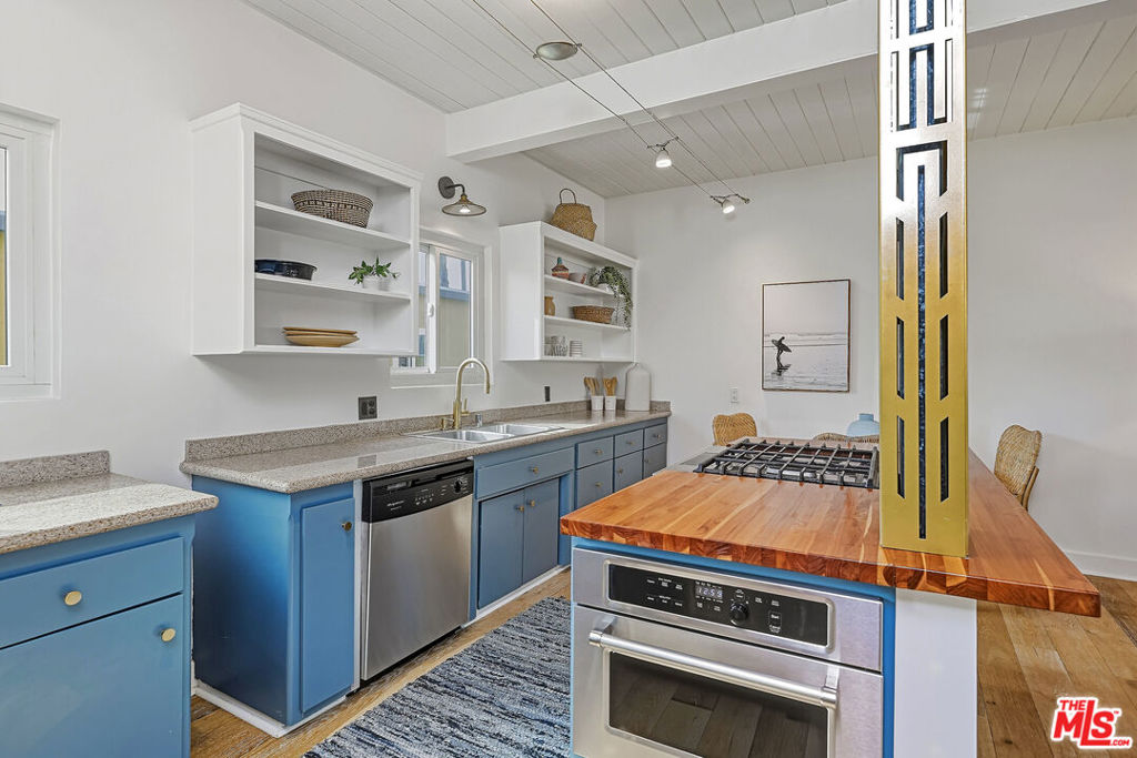 Residential for sale at 2329 Kansas Avenue 6, Santa Monica CA featuring 1 bed and 1 bath